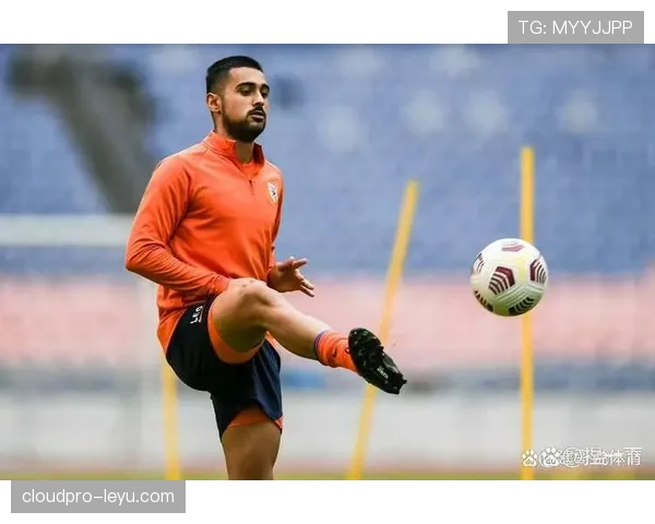 明星球员加盟新东家，状态回暖引球迷热切期待