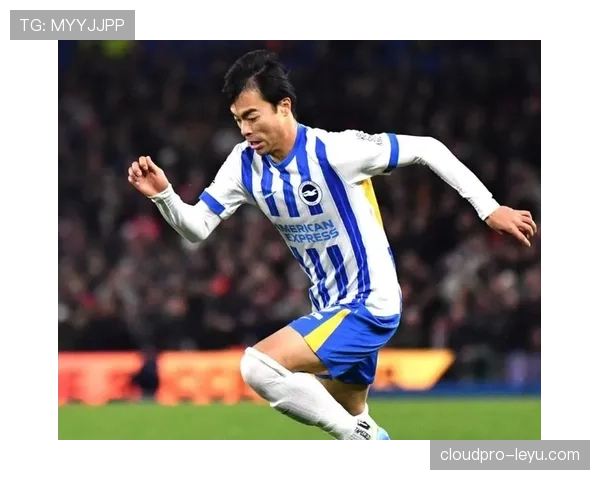 三笘薰秀舞技引爆球场,引领日本队新潮流 三笘薰秀舞技引爆球场,引领日本队新潮流