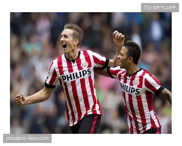 埃因霍温球队结构解析:青训体系与战术框架持续提升竞争力 埃因霍温球队结构解析:青训体系与战术框架持续提升竞争力