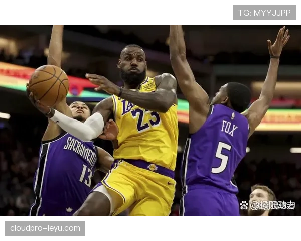 德斯蒙德·班恩无球掩护助力得分爆发，三分效率超越队友关键时刻表现更佳